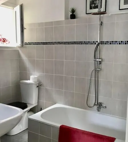 Calme Piscine -terrasse - Parking Gratuit