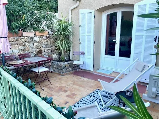 Calme Piscine -terrasse - Parking Gratuit Appartamento Sainte-Maxime