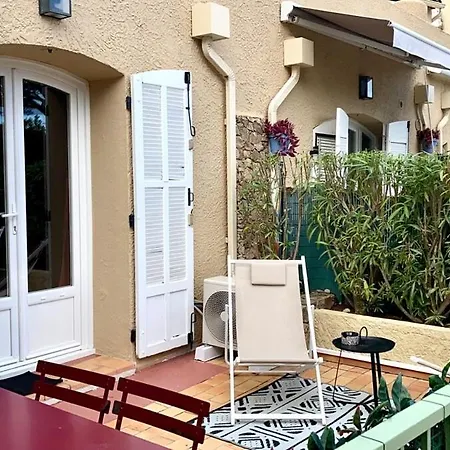 Calme Piscine -terrasse - Parking Gratuit Sainte-Maxime