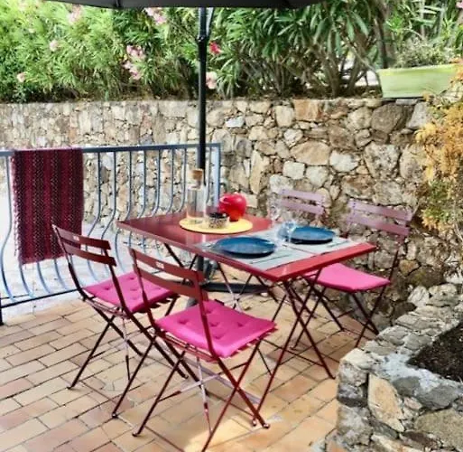 Apartmán Calme Piscine -terrasse - Parking Gratuit